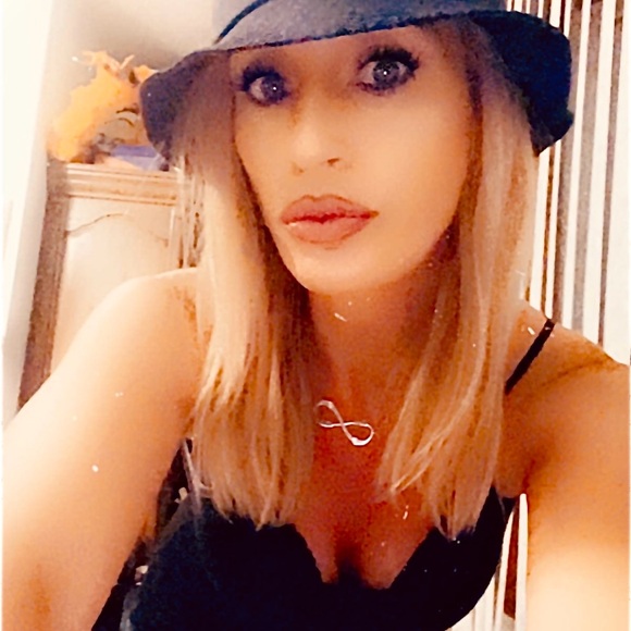 Meet your Posher, Casey - Picture 4 of 7